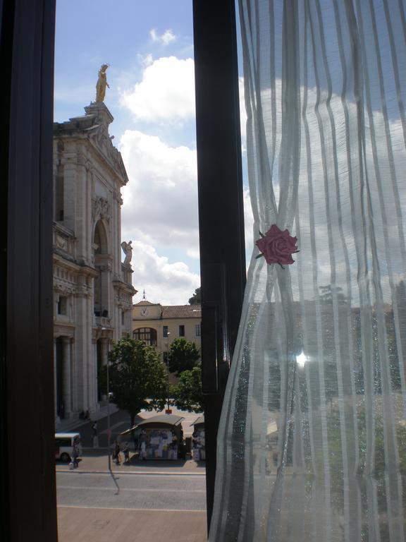 Piazza Degli Angeli Otel Assisi Oda fotoğraf